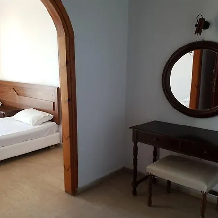 Ananias Hotel 2*