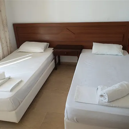 Ananias Hotel 2*